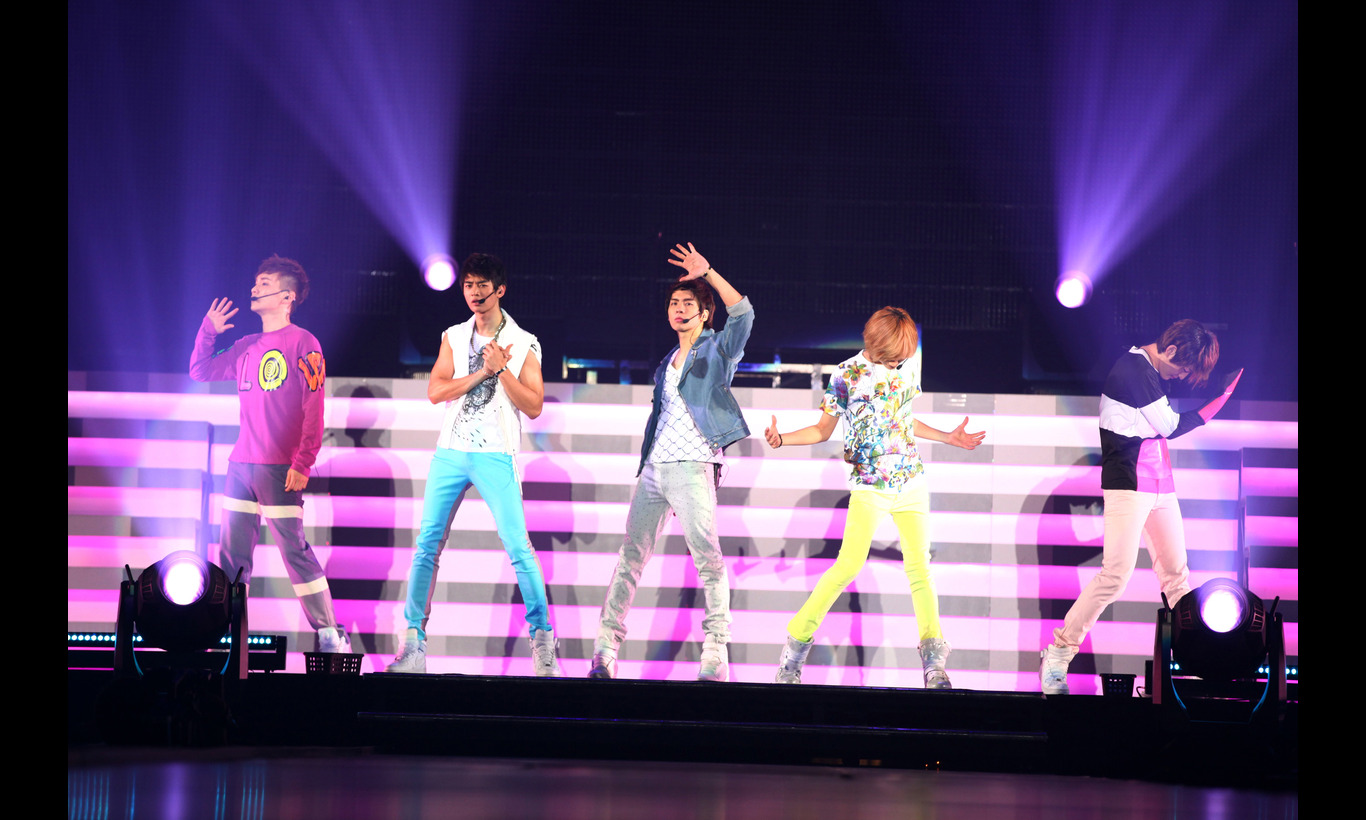 SHINee THE 1ST CONCERT IN JAPAN 